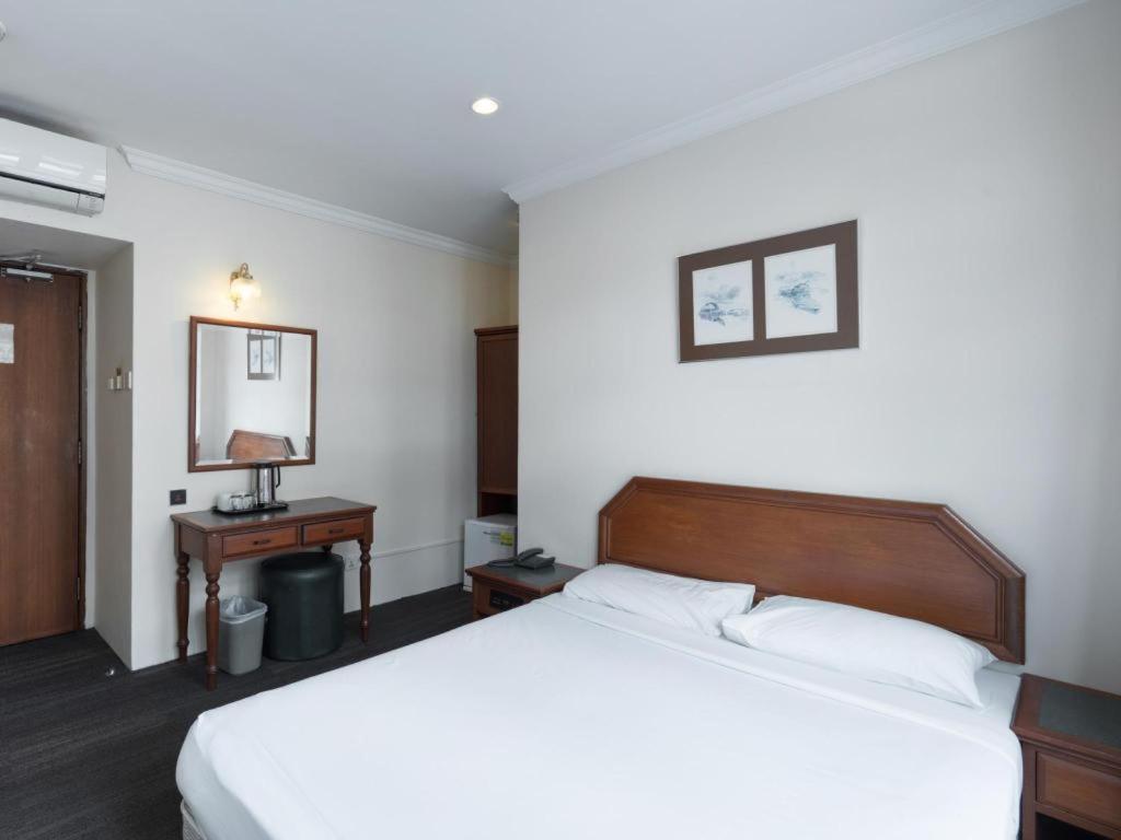 Penta Hotel 3*